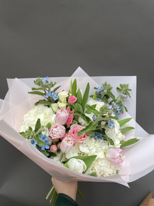 Lola - delicate mix bouquet