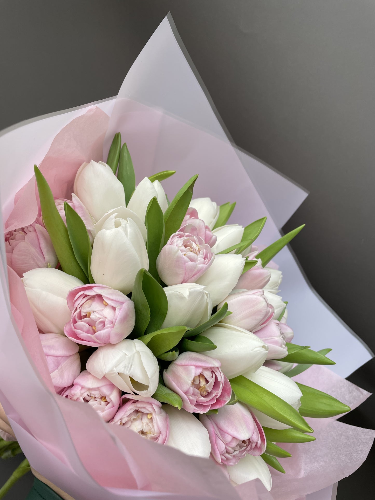 Fiona - bouquet of white and pink tulips