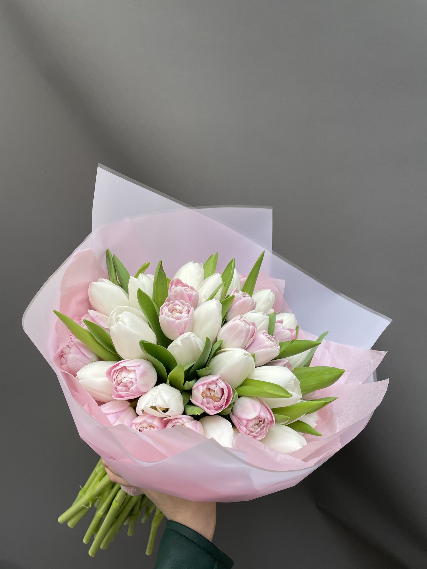 Fiona - bouquet of white and pink tulips