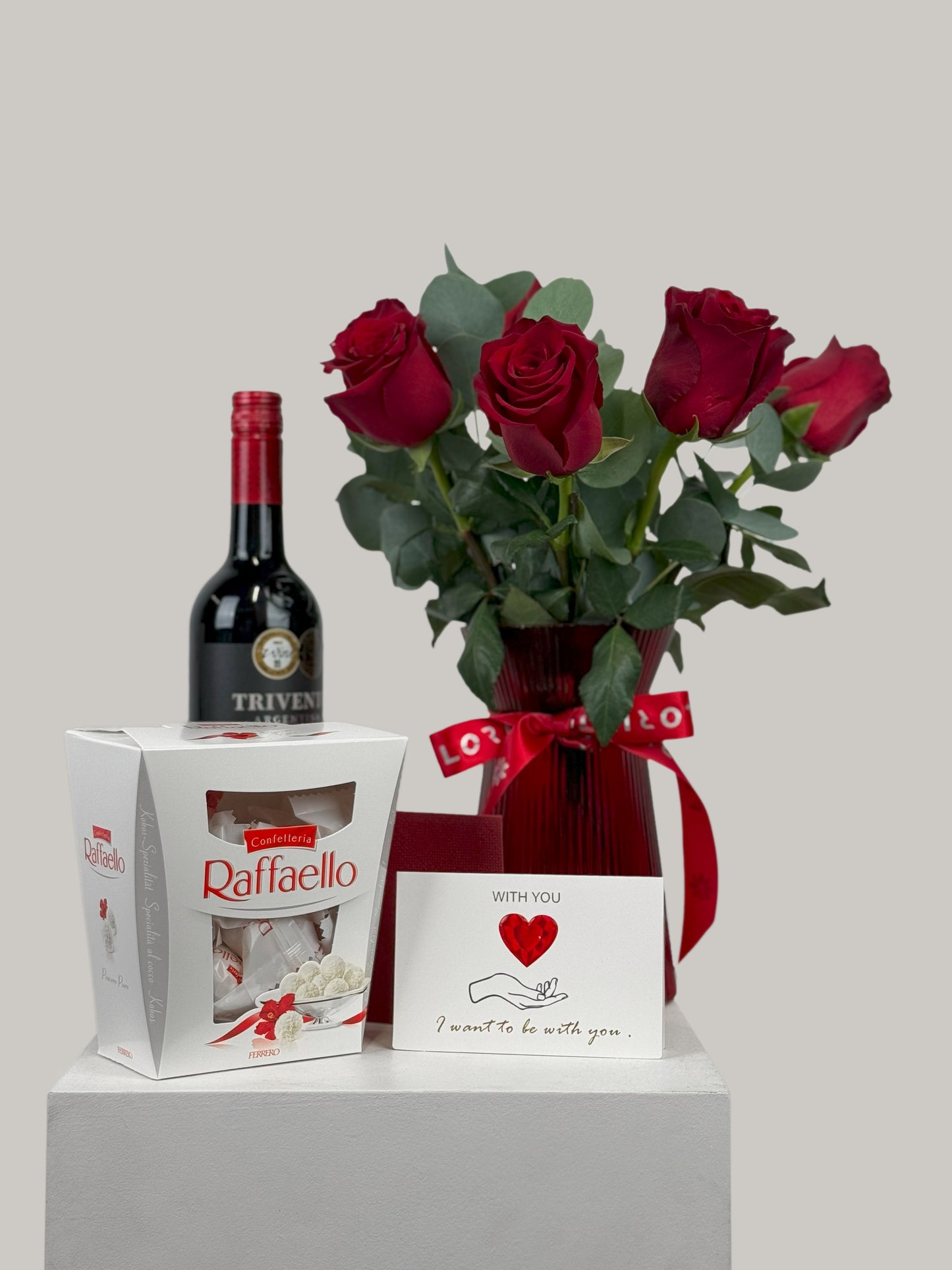 6 Red Roses, Wine & Raffaello