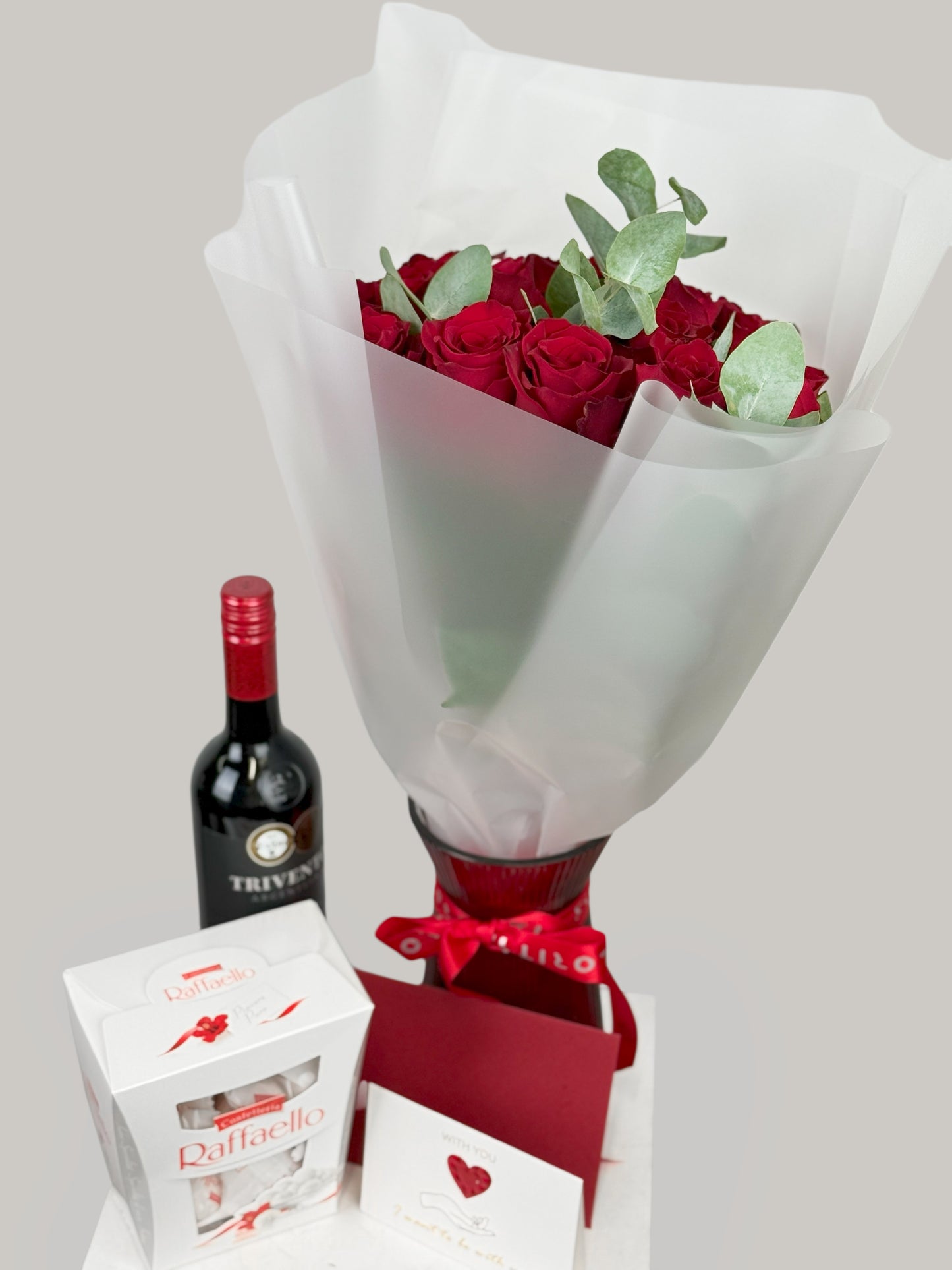 8 Red Roses, Trivento Malbec & Raffaello