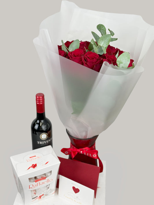 8 Red Roses, Trivento Malbec & Raffaello