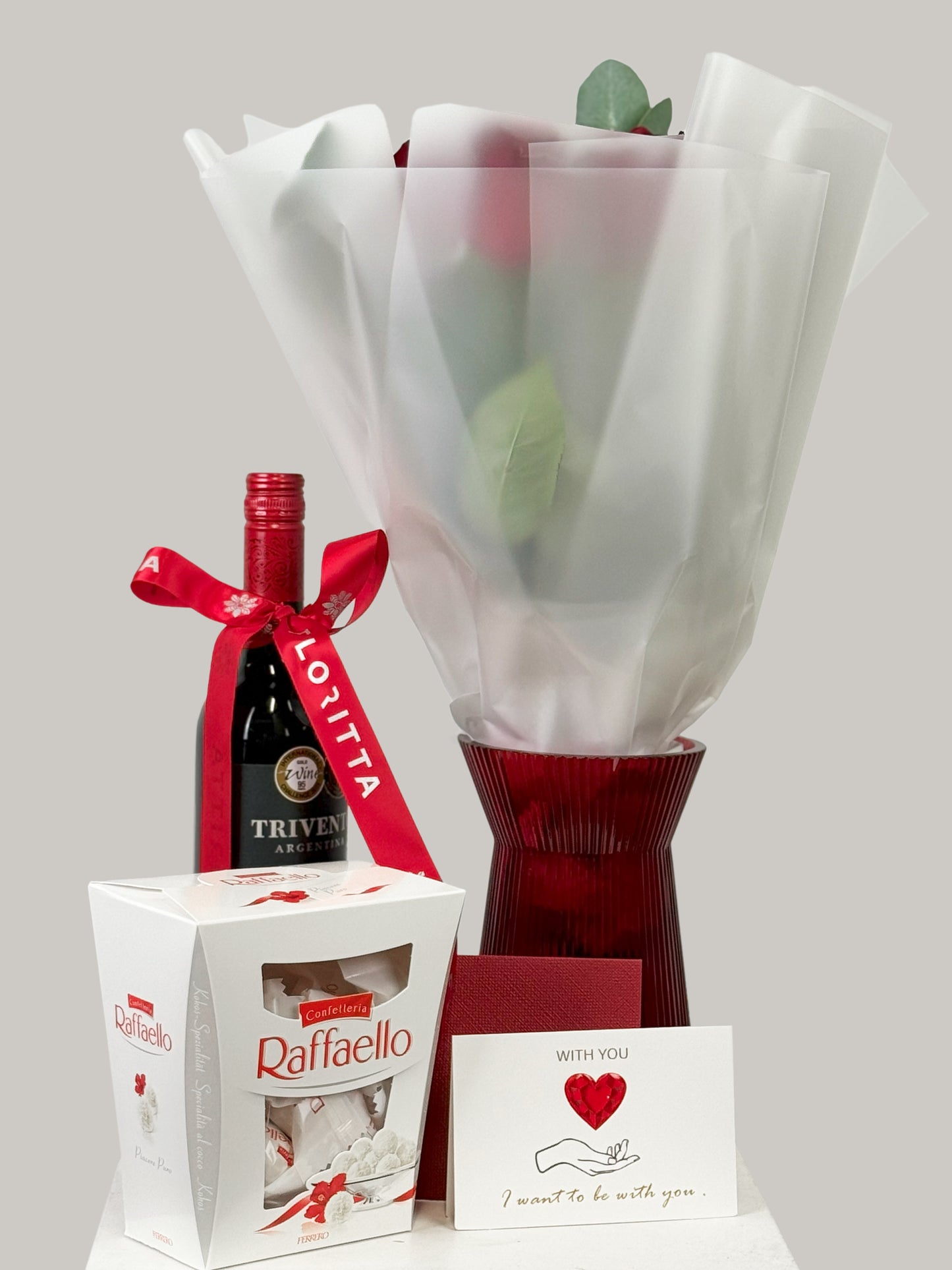 8 Red Roses, Trivento Malbec & Raffaello