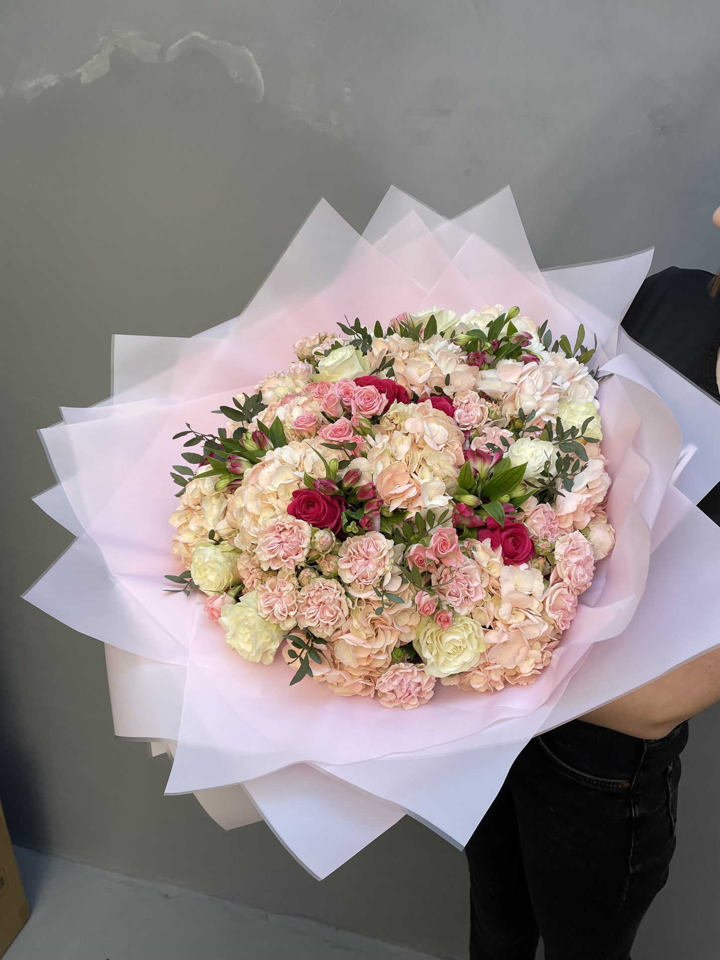 Leona - luxurious bouquet