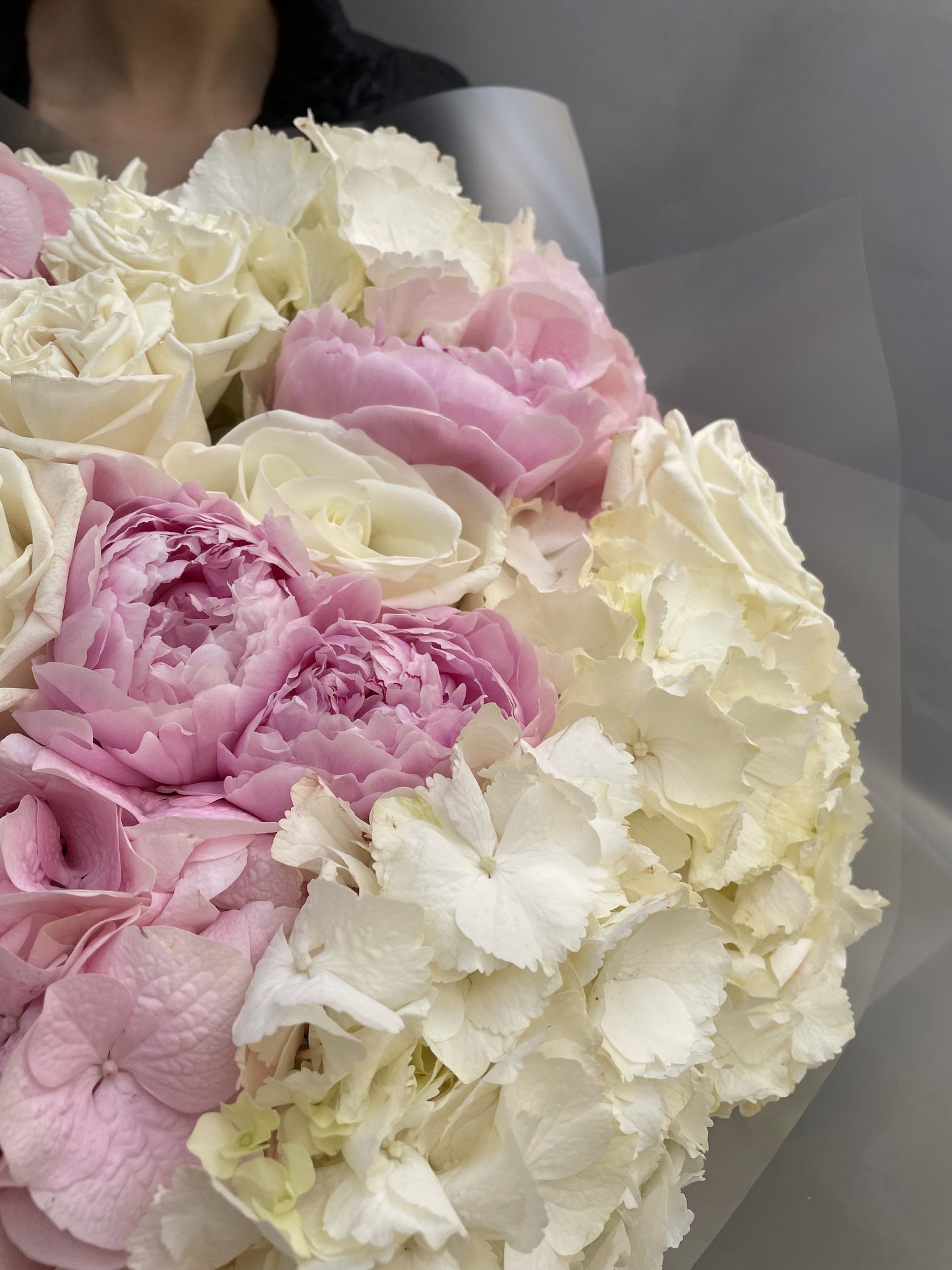 Samantha - special bouquet of gorgeous delicate flowers