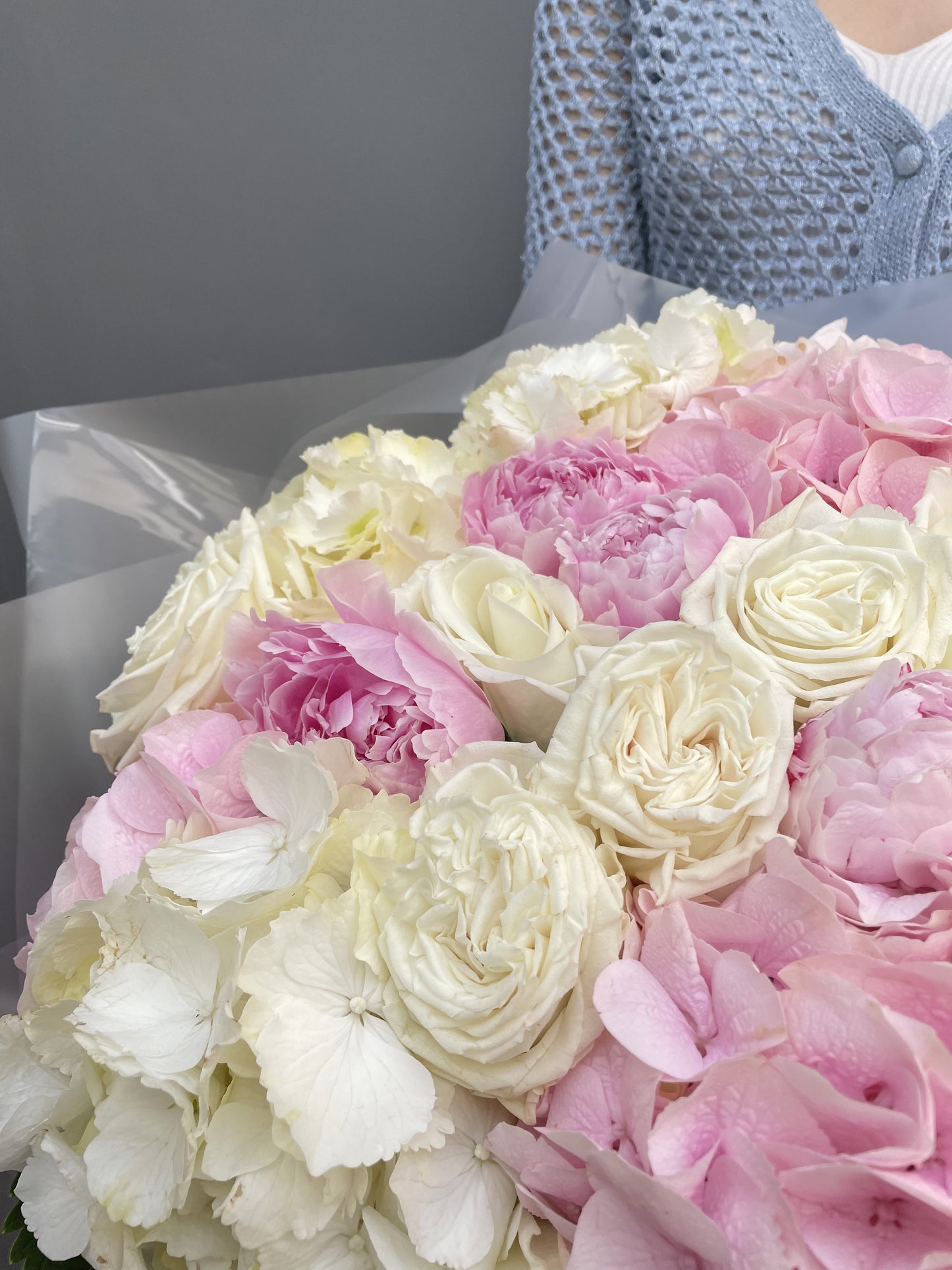 Samantha - special bouquet of gorgeous delicate flowers