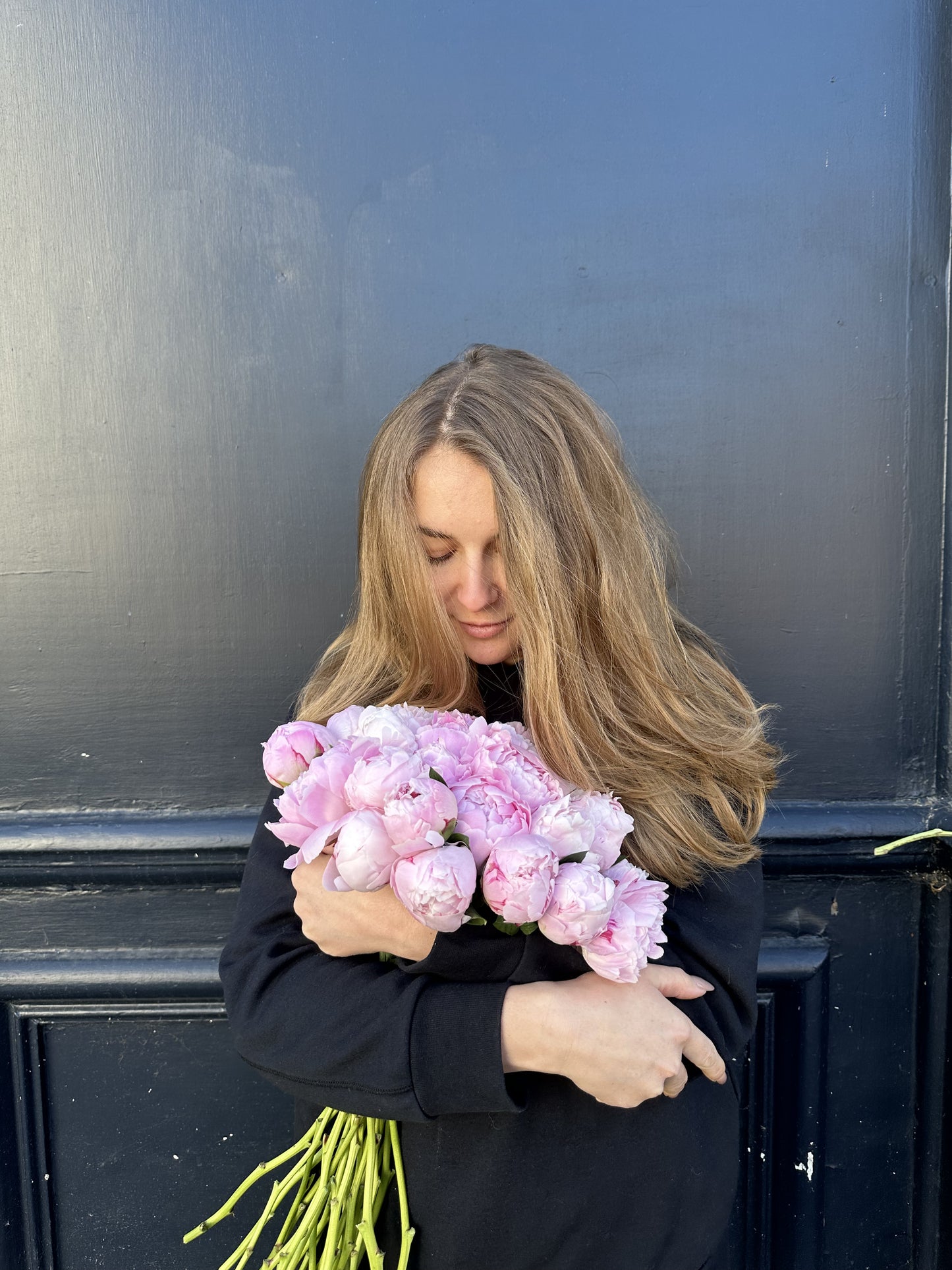 Annette - mono bouquet of pink peonies